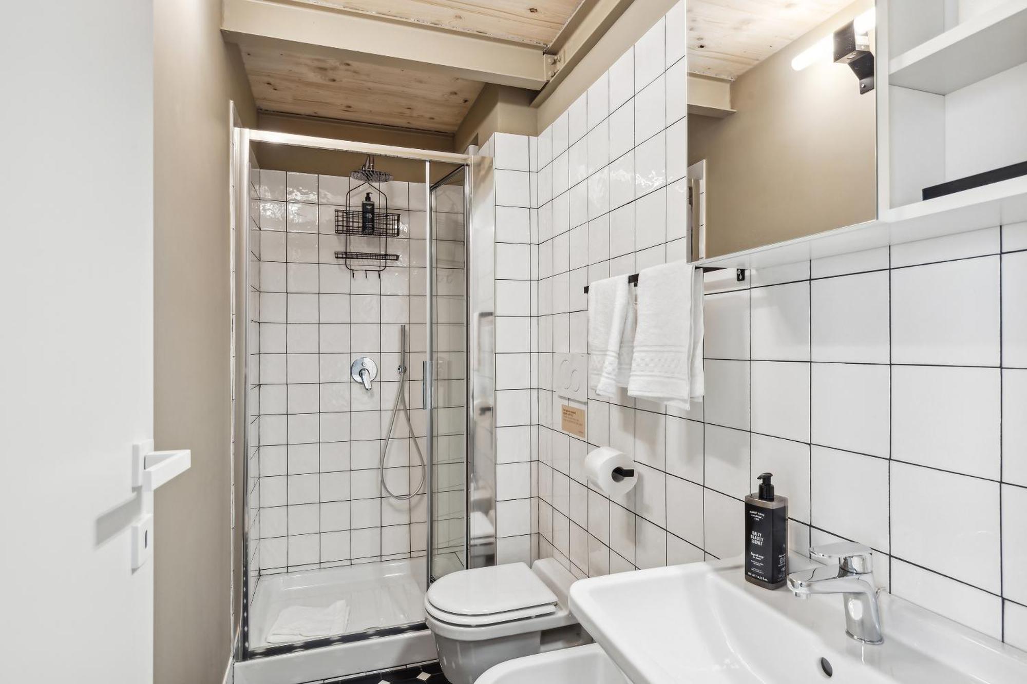 Limehome Rome Via Fortebraccio الغرفة الصورة